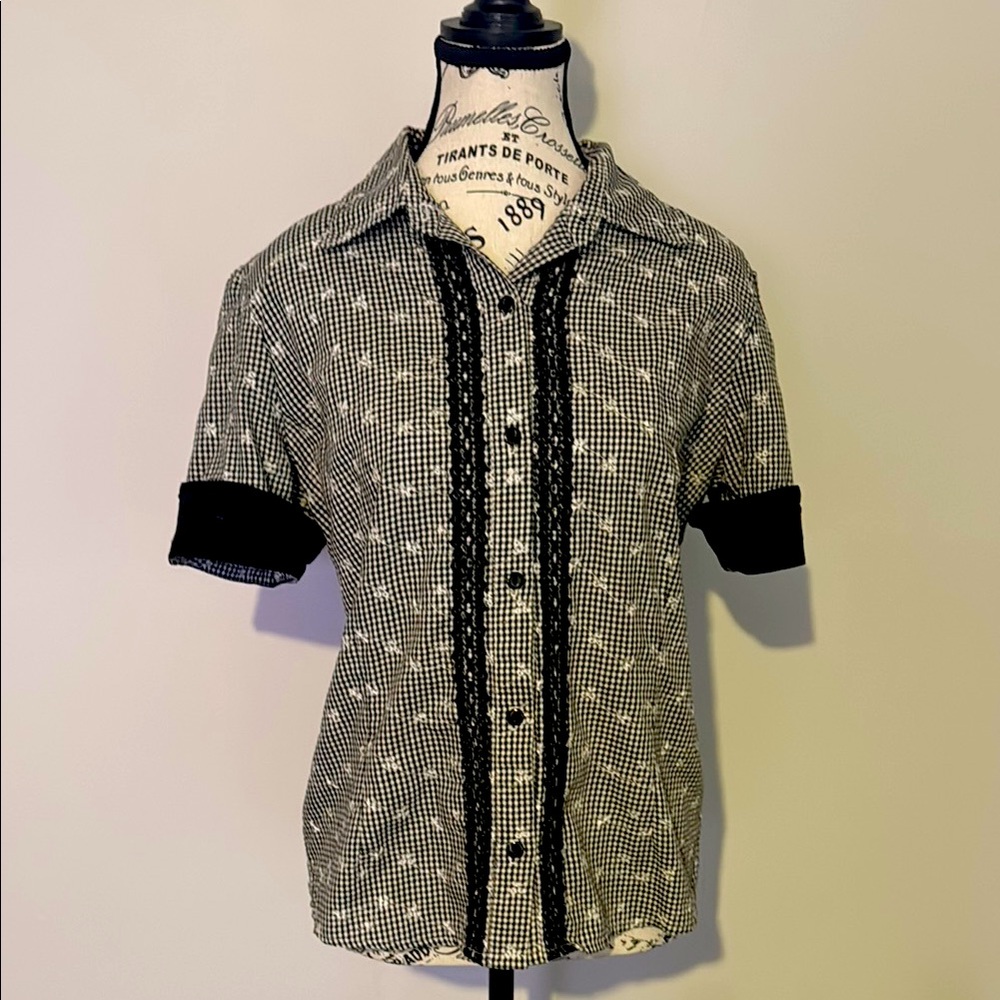 Women’s Black and White Checkered Shirt